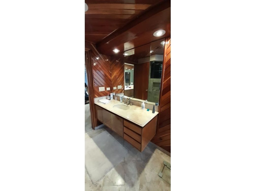 Apartamento de 4 alcobas en venta en Chico, Bogotá, 264 m² · foto 7 de 20