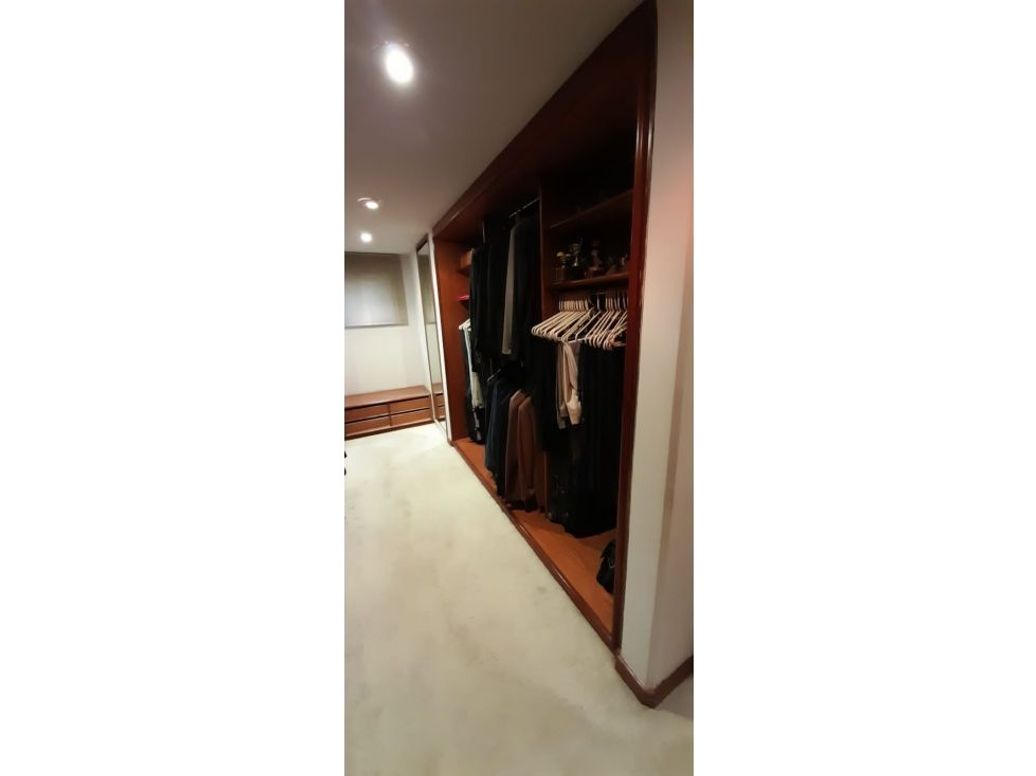 Apartamento de 4 alcobas en venta en Chico, Bogotá, 264 m² · foto 9 de 20