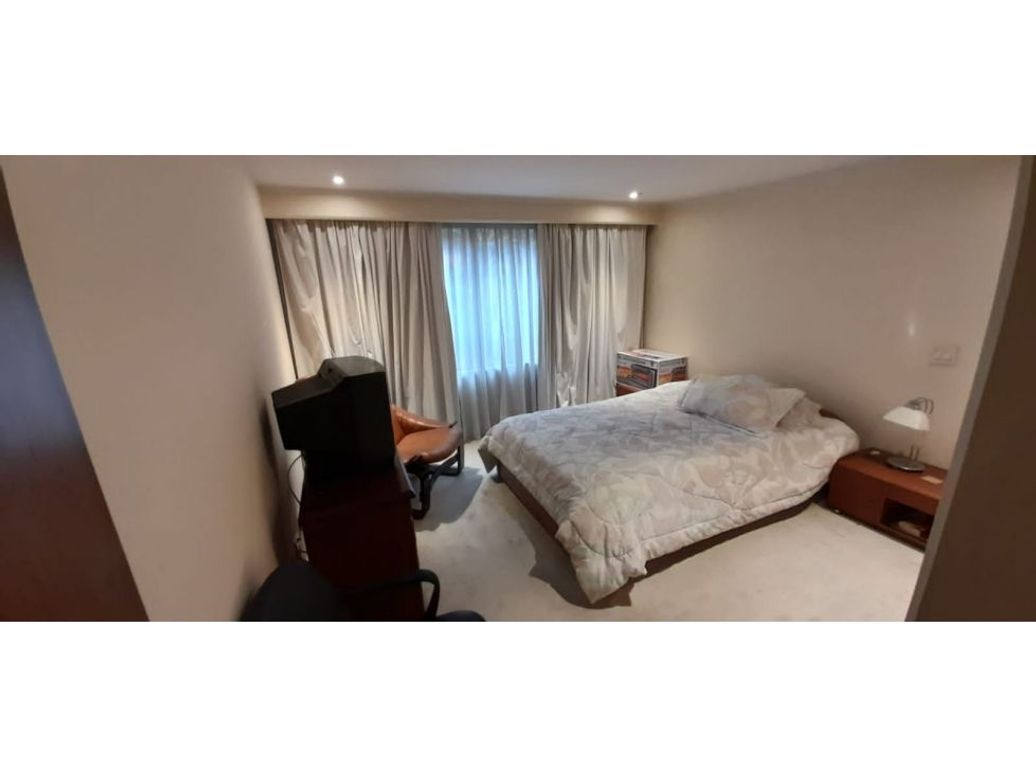 Apartamento de 4 alcobas en venta en Chico, Bogotá, 264 m² · foto 10 de 20