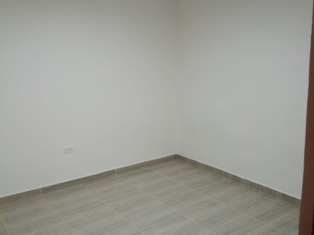 Casa de 9 alcobas en venta en Córdoba, Bogotá, 158 m² · foto 9 de 18