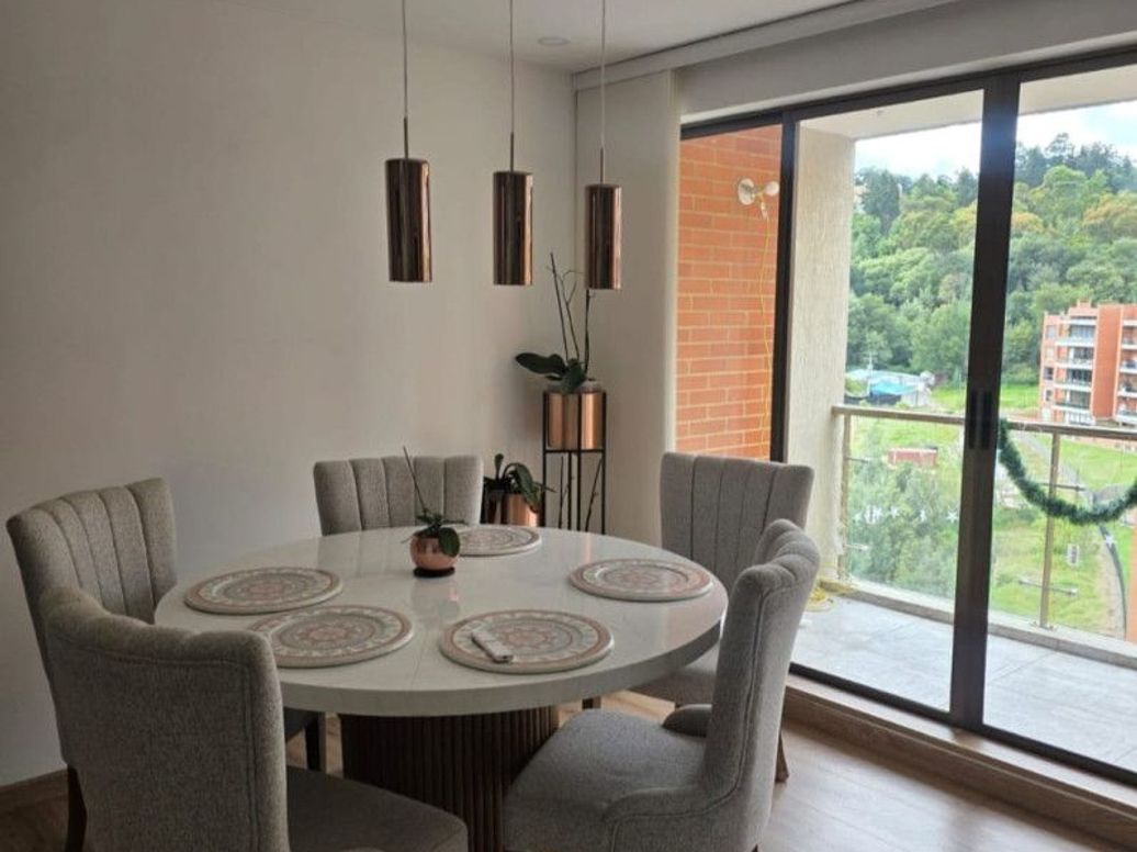 Apartamento de 3 alcobas en venta en El Plan, Bogotá, 100 m² · foto 2 de 13