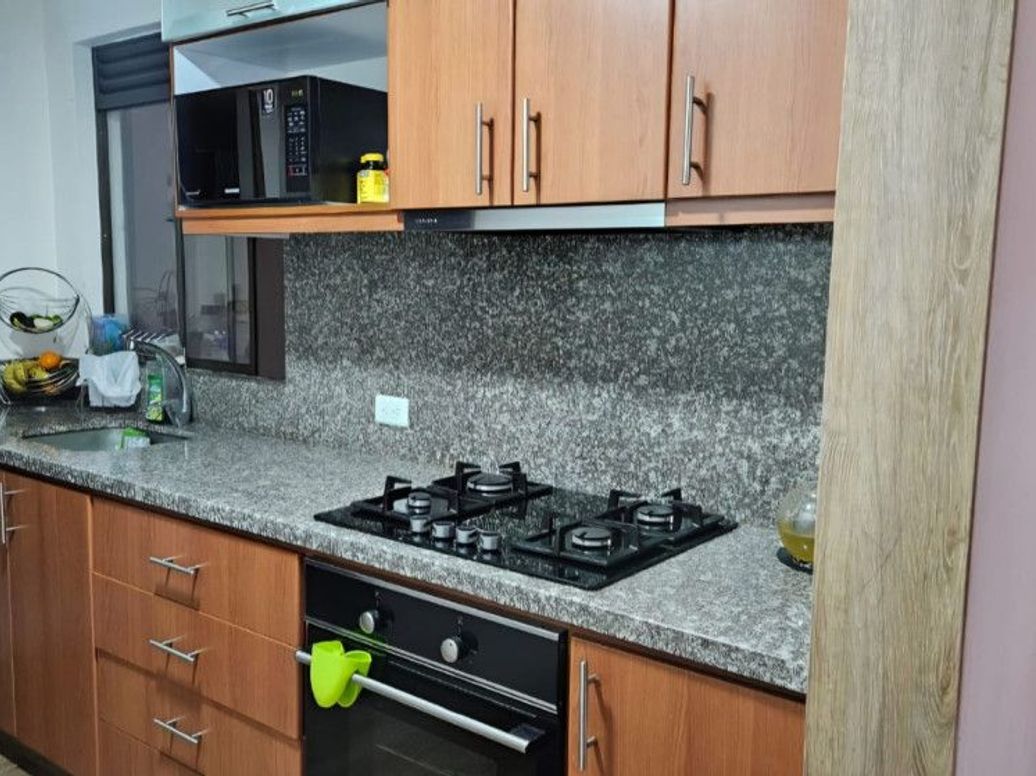 Apartamento de 3 alcobas en venta en El Plan, Bogotá, 100 m² · foto 3 de 13