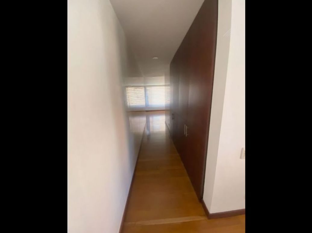 Apartamento de 3 alcobas en venta en La Esperanza Norte, Bogotá, 157 m² · foto 3 de 20