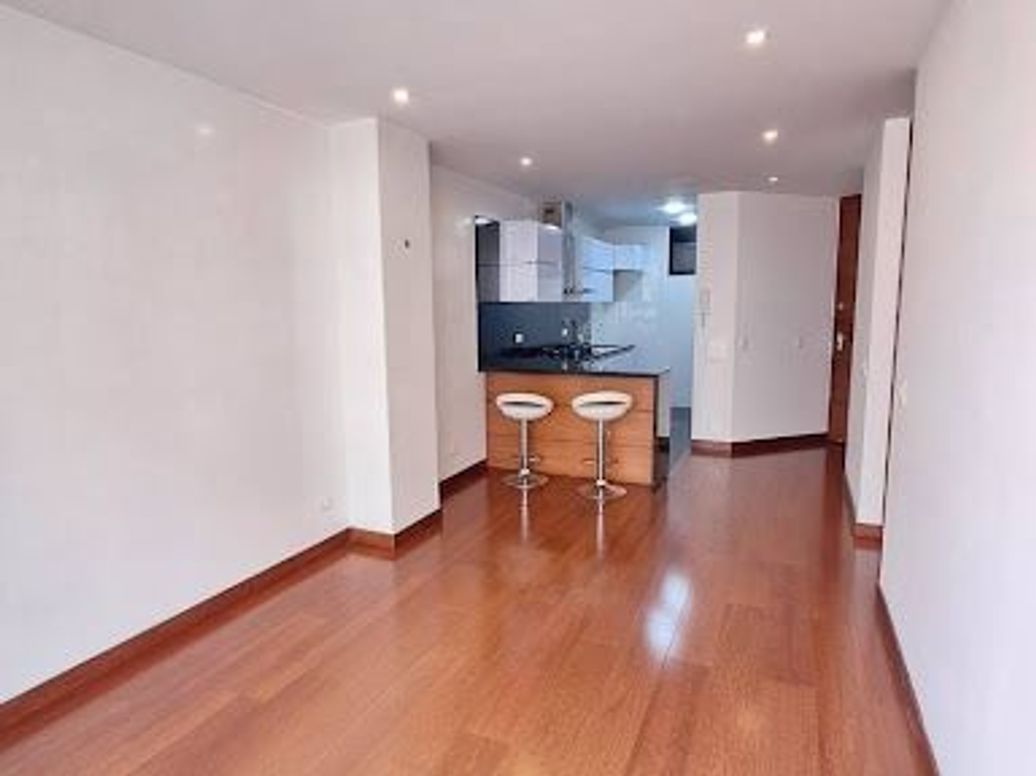 Apartamento de 1 alcoba en arriendo en Santa Barbara Occidental, Bogotá, 42 m² · foto 4 de 13