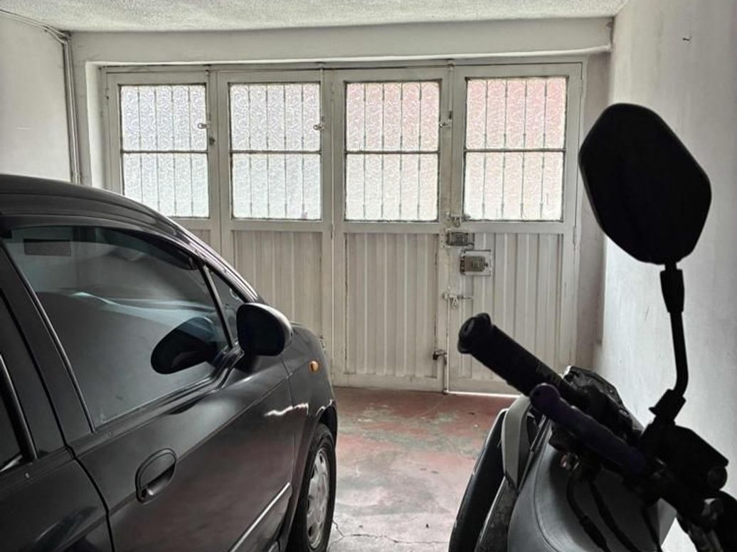 Casa de 9 alcobas en venta en Molinos Del Sur, Bogotá, 306 m² · foto 2 de 20