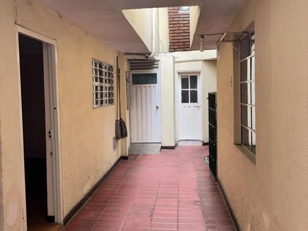 Casa de 9 alcobas en venta en Molinos Del Sur, Bogotá, 306 m² · foto 9 de 20