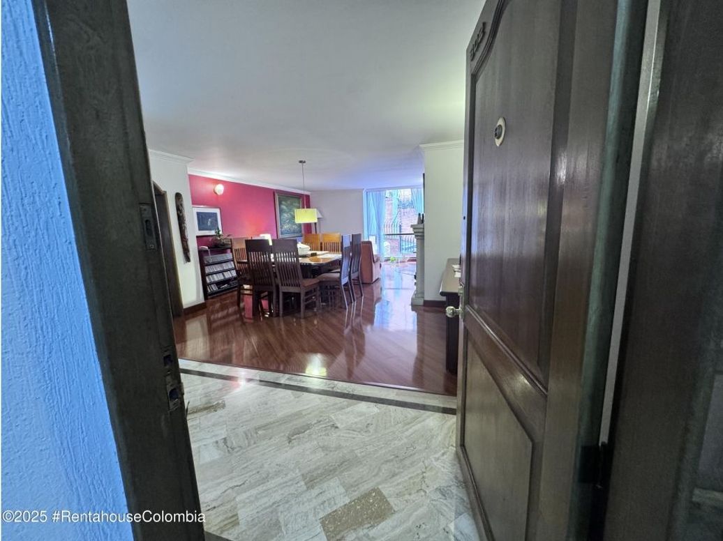 Apartamento de 3 alcobas en venta en Club De Los Lagartos, Bogotá, 149 m² · foto 5 de 20