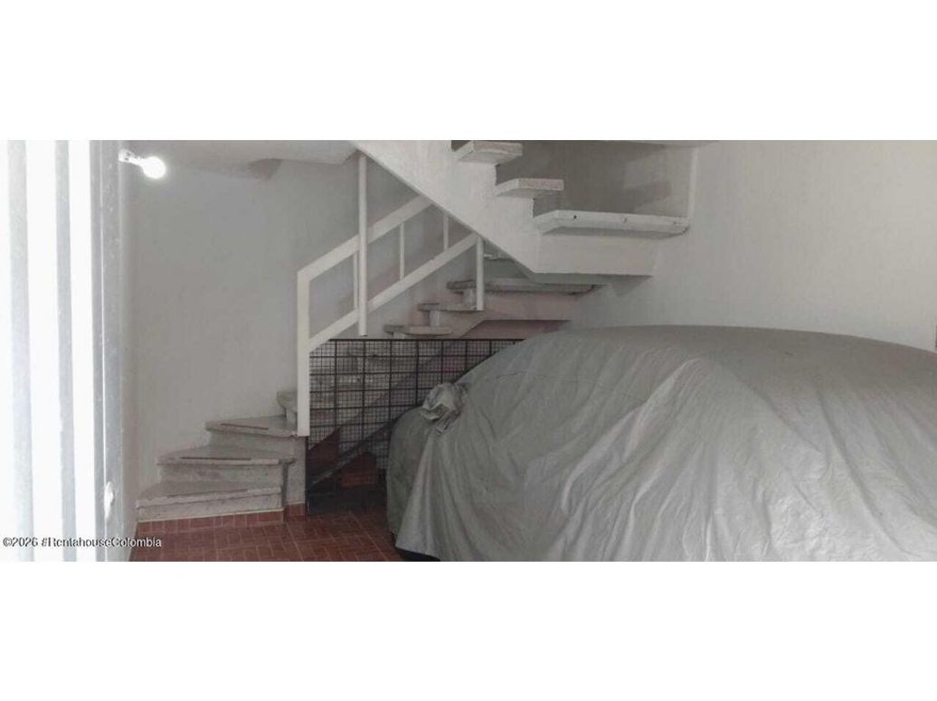 Casa de 11 alcobas en venta en El Progreso, Bogotá, 236 m² · foto 3 de 20