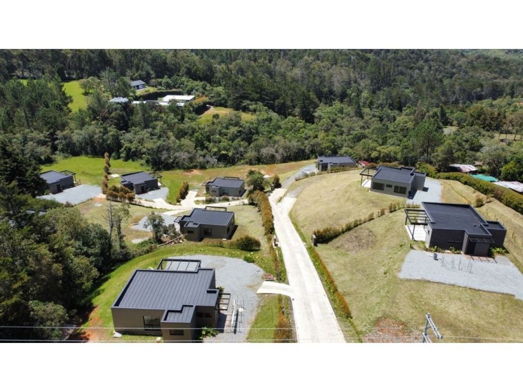 SE ARRIENDA CASA CAMPESTRE EN LA VEREDA PANTANILLO, ENVIGADO. en Vereda Pantanillo