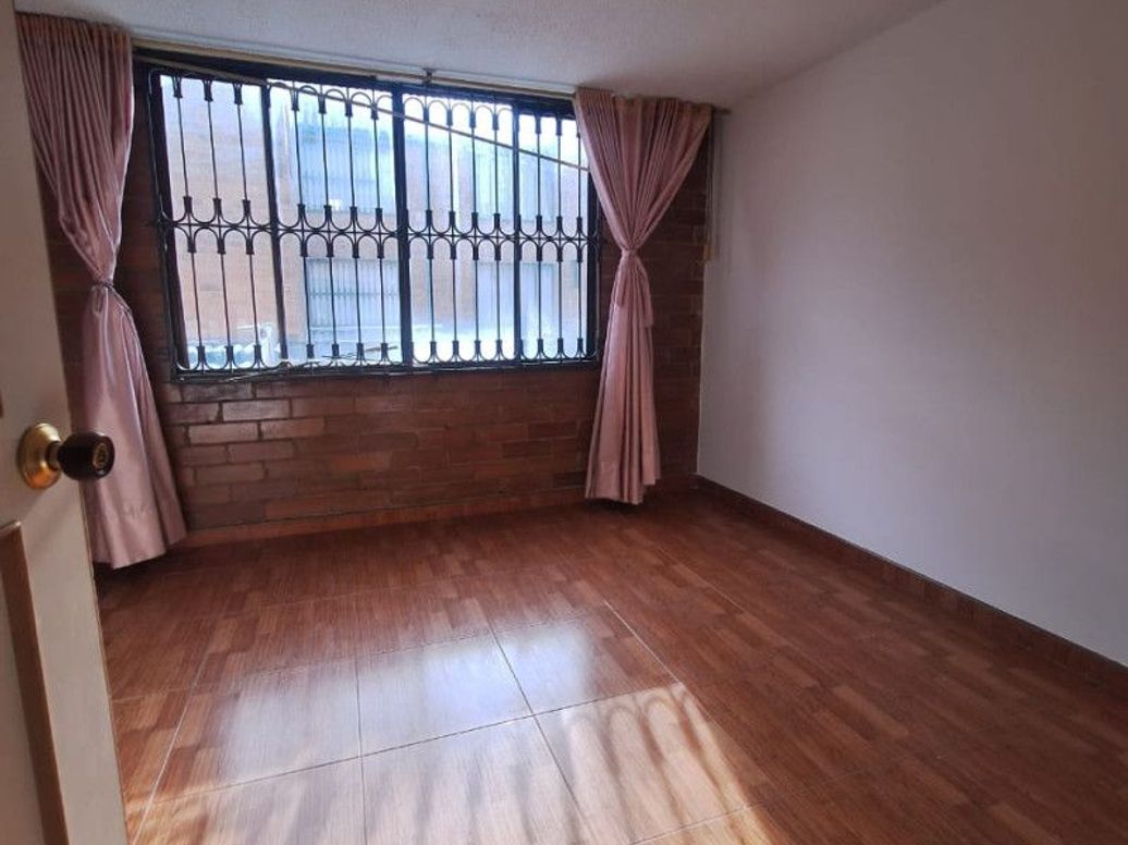 Casa de 4 alcobas en venta en Cr Quintas De Santa Barbara Et. Iv, Bogotá, 70 m² · foto 16 de 20