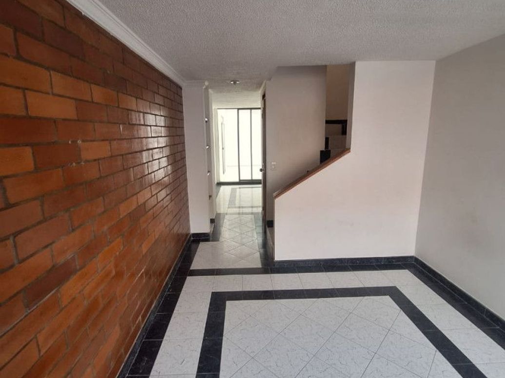 Casa de 4 alcobas en venta en Cr Quintas De Santa Barbara Et. Iv, Bogotá, 70 m² · foto 18 de 20