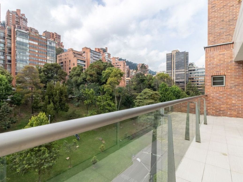 Apartamento de 2 alcobas en venta en Chico, Bogotá, 152 m² · foto 8 de 20
