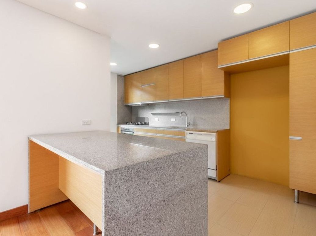 Apartamento de 2 alcobas en venta en Chico, Bogotá, 152 m² · foto 10 de 20