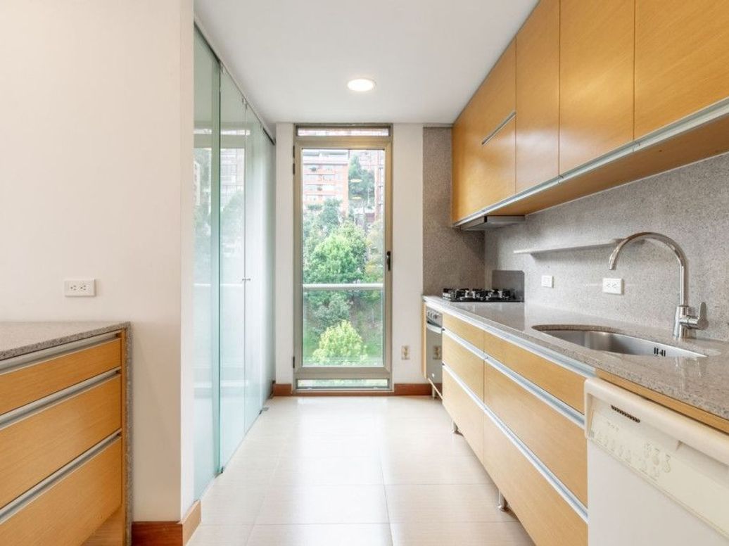 Apartamento de 2 alcobas en venta en Chico, Bogotá, 152 m² · foto 11 de 20