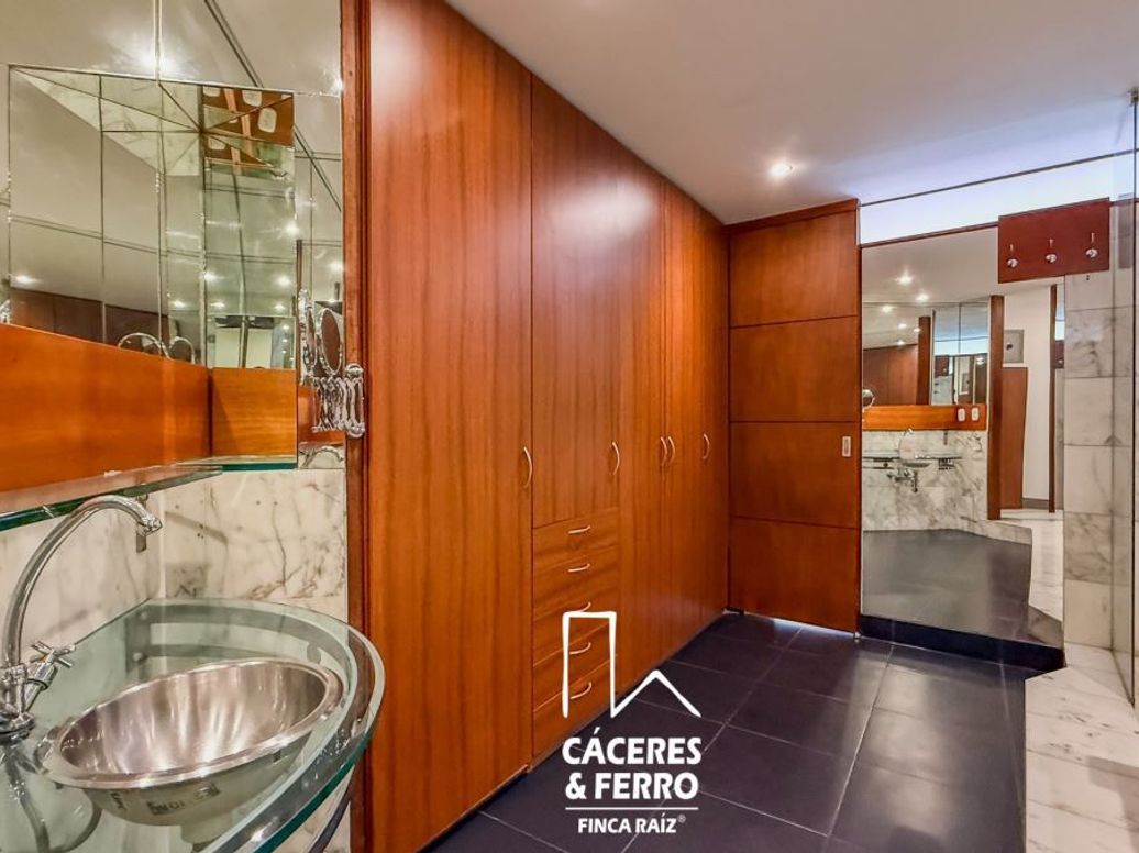 Apartamento de 1 alcoba en venta en Los Rosales, Bogotá, 89 m² · foto 10 de 12