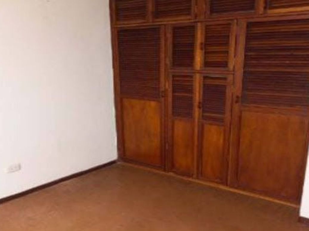 Casa de 9 alcobas en venta en Tunjuelito, Bogotá, 250 m² · foto 13 de 15