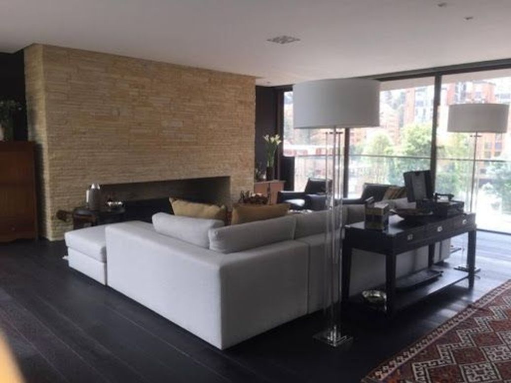 Apartamento de 4 alcobas en venta en Los Rosales, Bogotá, 663 m² · foto 3 de 20