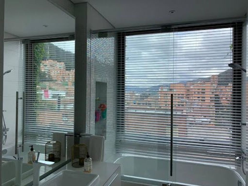 Apartamento de 4 alcobas en venta en Los Rosales, Bogotá, 663 m² · foto 17 de 20