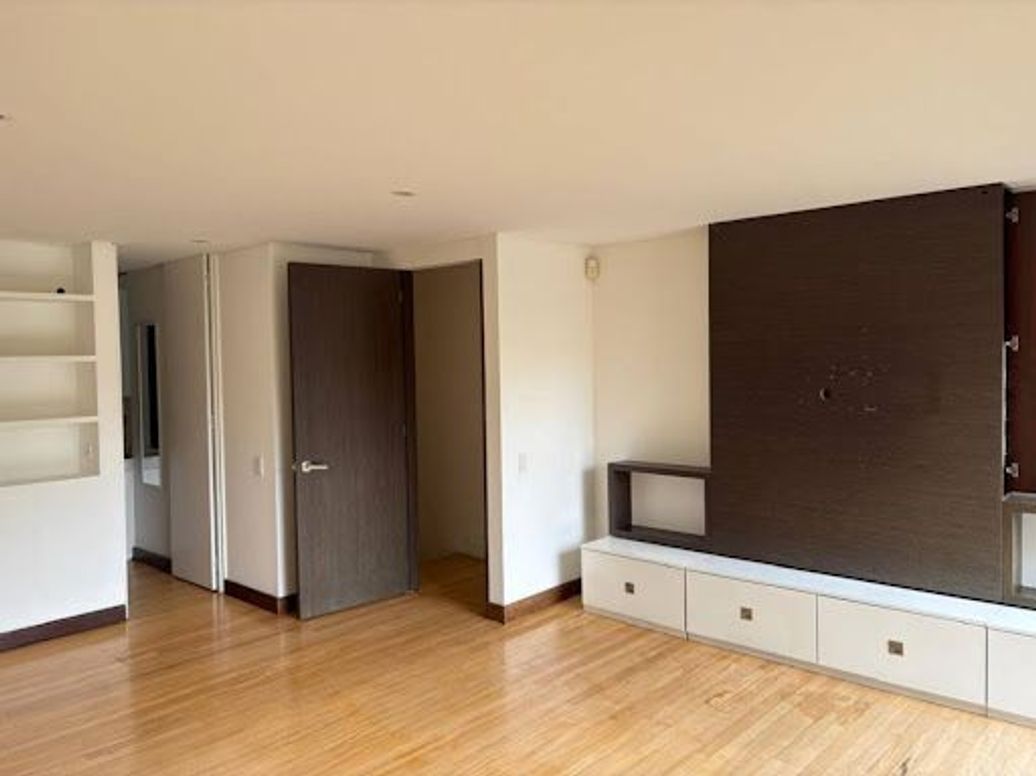Apartamento de 2 alcobas en venta en Los Rosales, Bogotá, 112 m² · foto 12 de 20