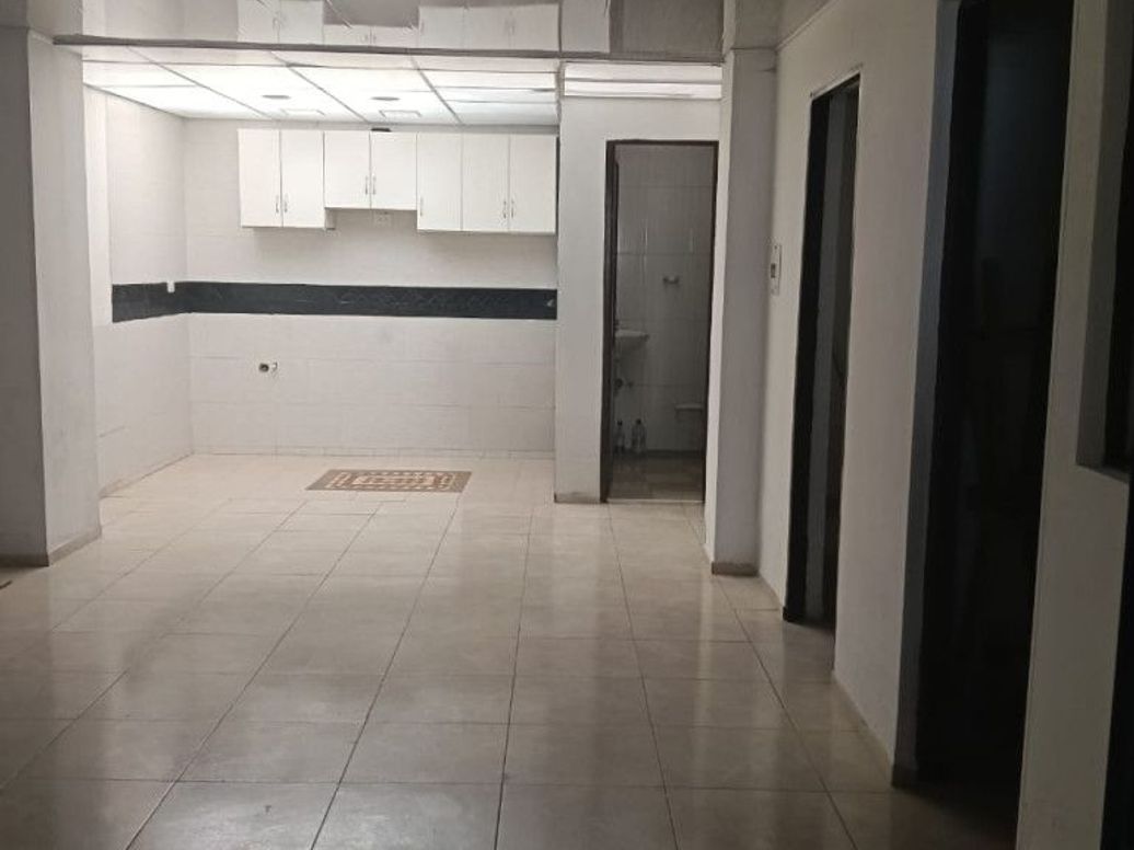 Casa de 9 alcobas en venta en Ciudad Jardín Sur, Bogotá, 398 m² · foto 18 de 20