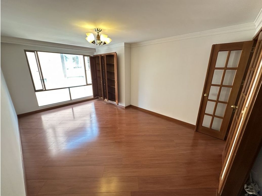 Casa de 3 alcobas en venta en San Patricio, Bogotá, 246 m² · foto 2 de 20