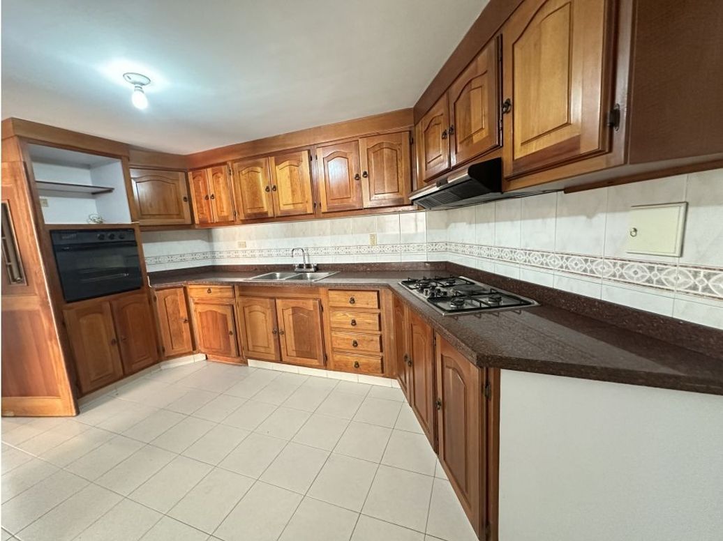 Casa de 3 alcobas en venta en San Patricio, Bogotá, 246 m² · foto 7 de 20