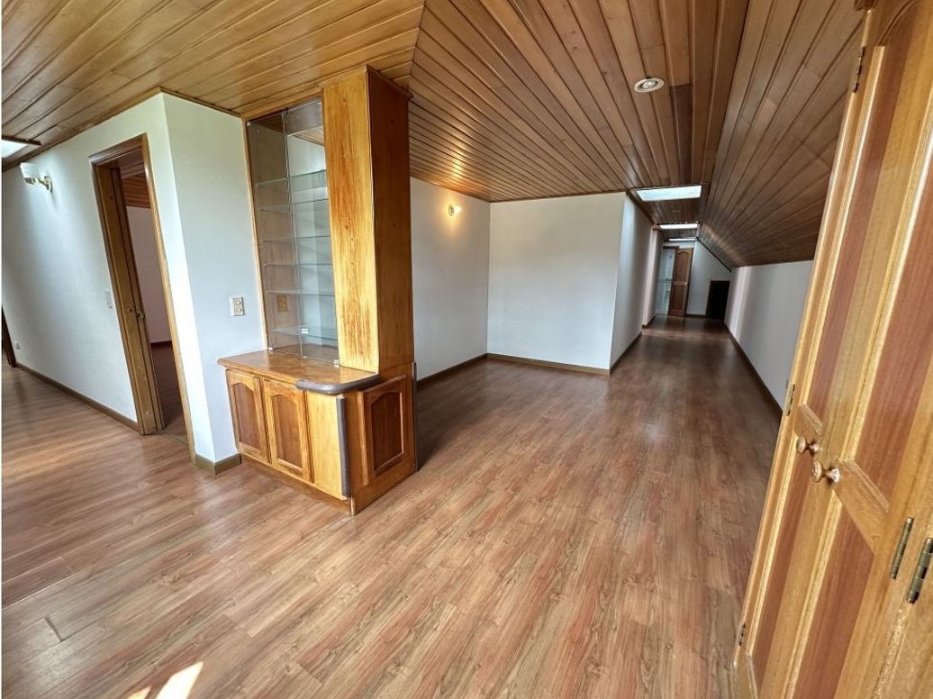 Casa de 3 alcobas en venta en San Patricio, Bogotá, 246 m² · foto 10 de 20