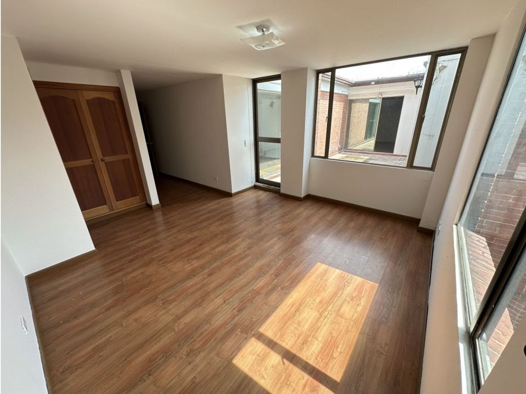 Casa de 3 alcobas en venta en San Patricio, Bogotá, 246 m² · foto 14 de 20