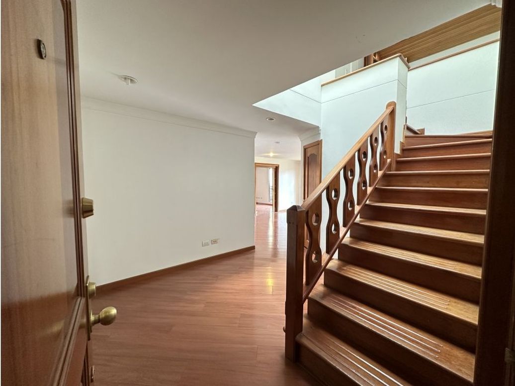 Casa de 3 alcobas en venta en San Patricio, Bogotá, 246 m² · foto 17 de 20