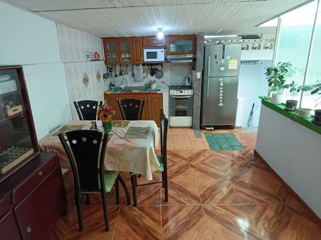 Casa de 6 alcobas en venta en El Carmen, Bogotá, 223 m² · foto 16 de 20