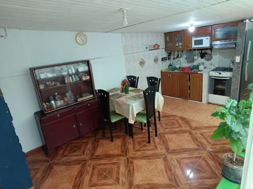 Casa de 6 alcobas en venta en El Carmen, Bogotá, 223 m² · foto 17 de 20