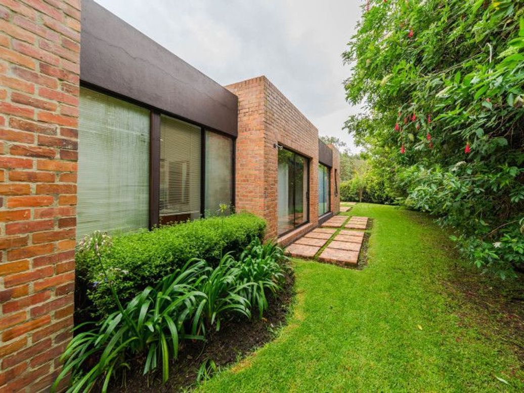 Casa de 3 alcobas en venta en Casa Blanca, Bogotá, 361 m² · foto 2 de 20