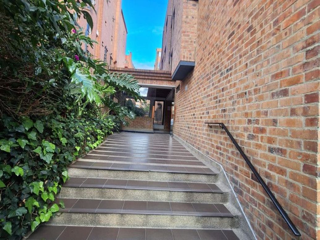 Apartamento de 1 alcoba en venta en La Carolina, Bogotá, 42 m² · foto 4 de 12