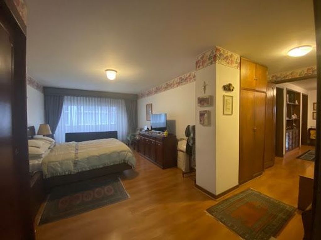 Apartamento de 3 alcobas en venta en Chico, Bogotá, 209 m² · foto 4 de 17