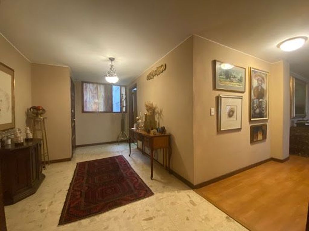 Apartamento de 3 alcobas en venta en Chico, Bogotá, 209 m² · foto 3 de 17