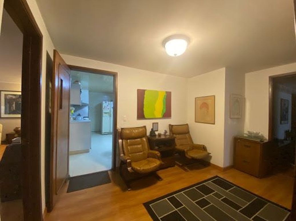 Apartamento de 3 alcobas en venta en Chico, Bogotá, 209 m² · foto 9 de 17