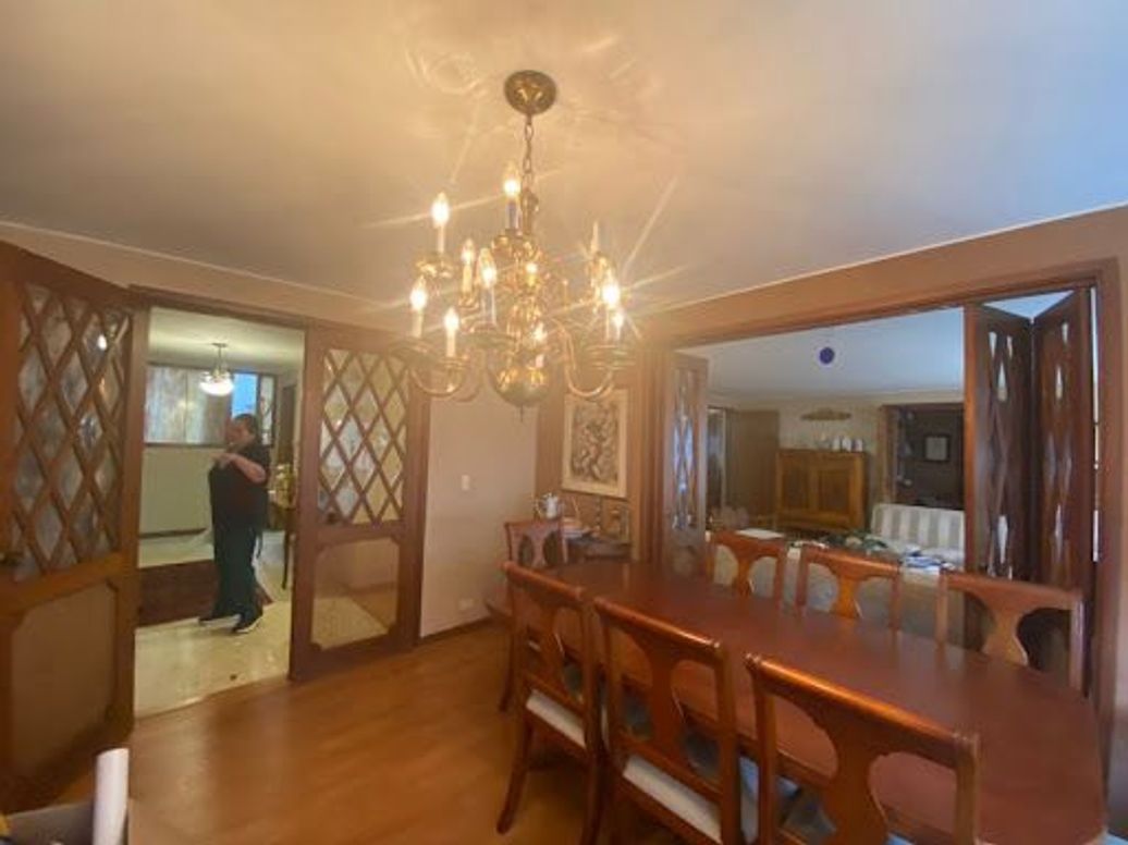 Apartamento de 3 alcobas en venta en Chico, Bogotá, 209 m² · foto 11 de 17