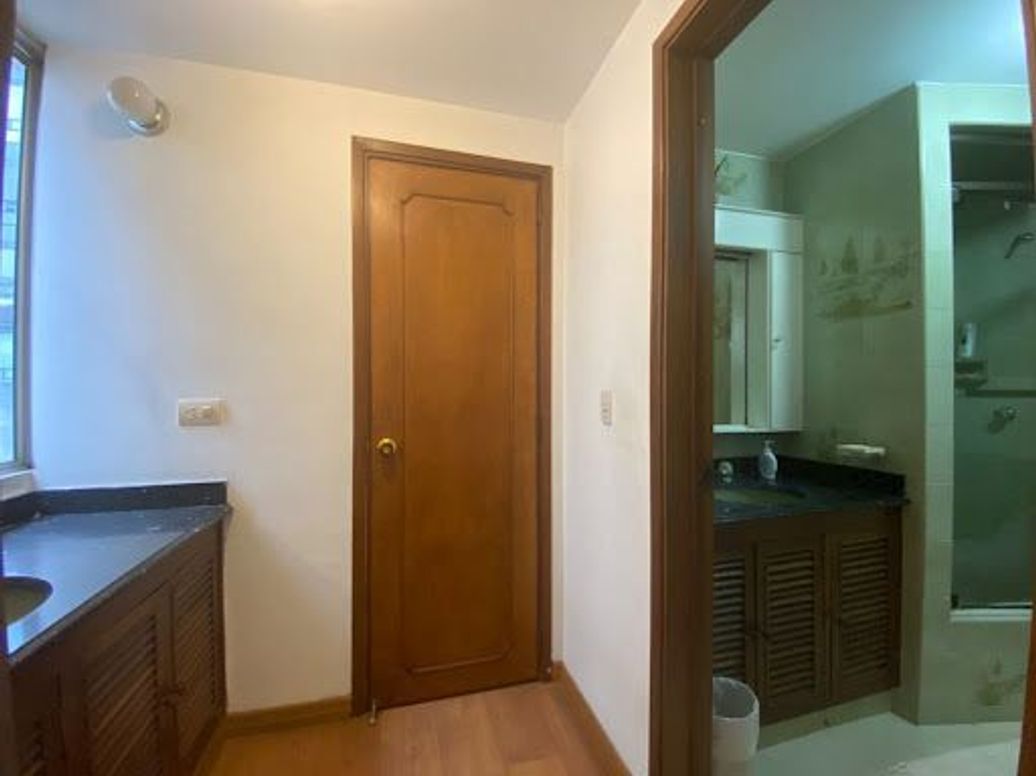 Apartamento de 3 alcobas en venta en Chico, Bogotá, 209 m² · foto 7 de 17