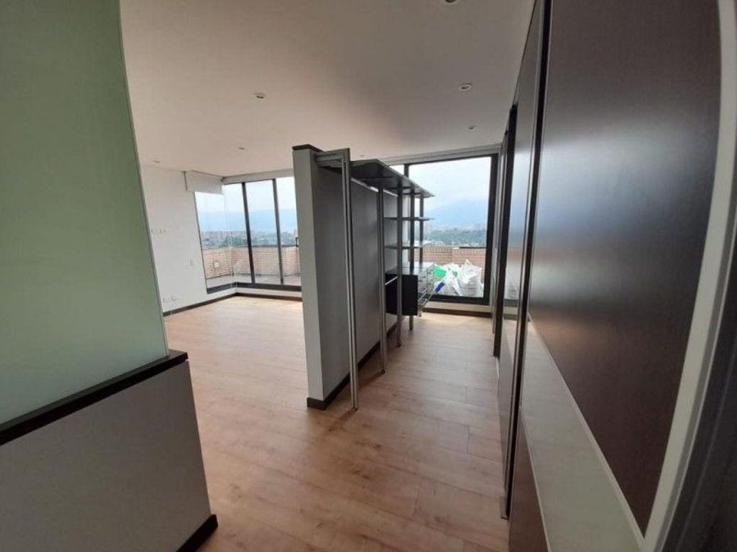 Apartamento de 2 alcobas en venta en Club De Los Lagartos, Bogotá, 125 m² · foto 3 de 20
