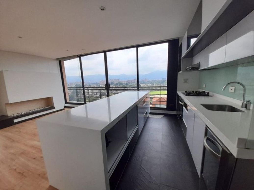 Apartamento de 2 alcobas en venta en Club De Los Lagartos, Bogotá, 125 m² · foto 8 de 20