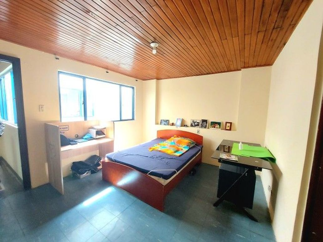 Casa de 7 alcobas en venta en Las Américas, Bogotá, 328 m² · foto 5 de 16
