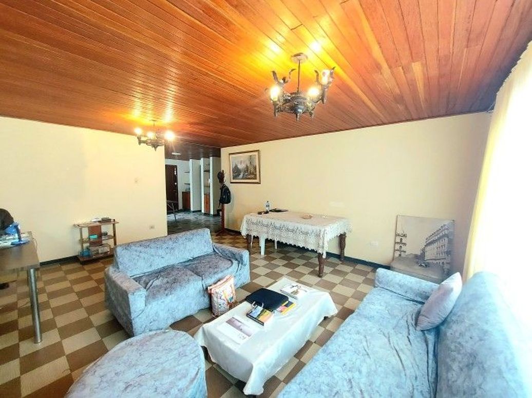 Casa de 7 alcobas en venta en Las Américas, Bogotá, 328 m² · foto 7 de 16