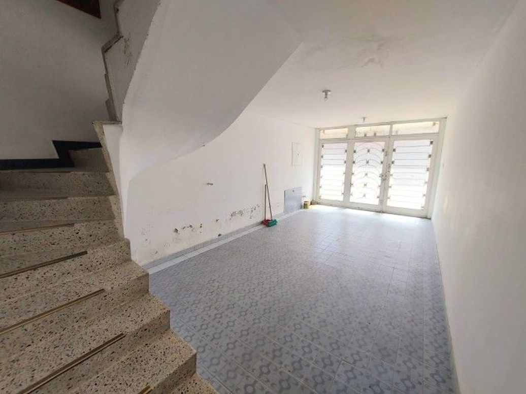 Casa de 7 alcobas en venta en Las Américas, Bogotá, 328 m² · foto 15 de 16