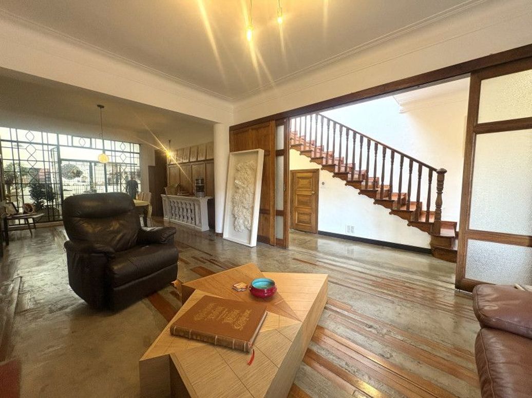 Casa de 3 alcobas en venta en Quinta Camacho, Bogotá, 282 m² · foto 2 de 20