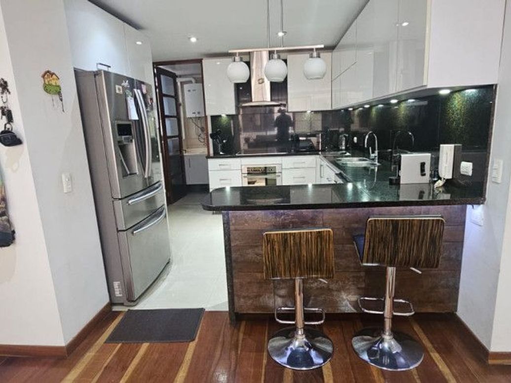 Apartamento de 3 alcobas en venta en San Patricio, Bogotá, 154 m² · foto 4 de 16
