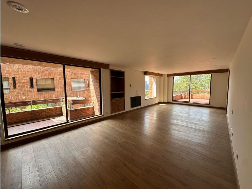 Apartamento de 4 alcobas en venta en Santa Ana Oriental, Bogotá, 309 m² · foto 4 de 20