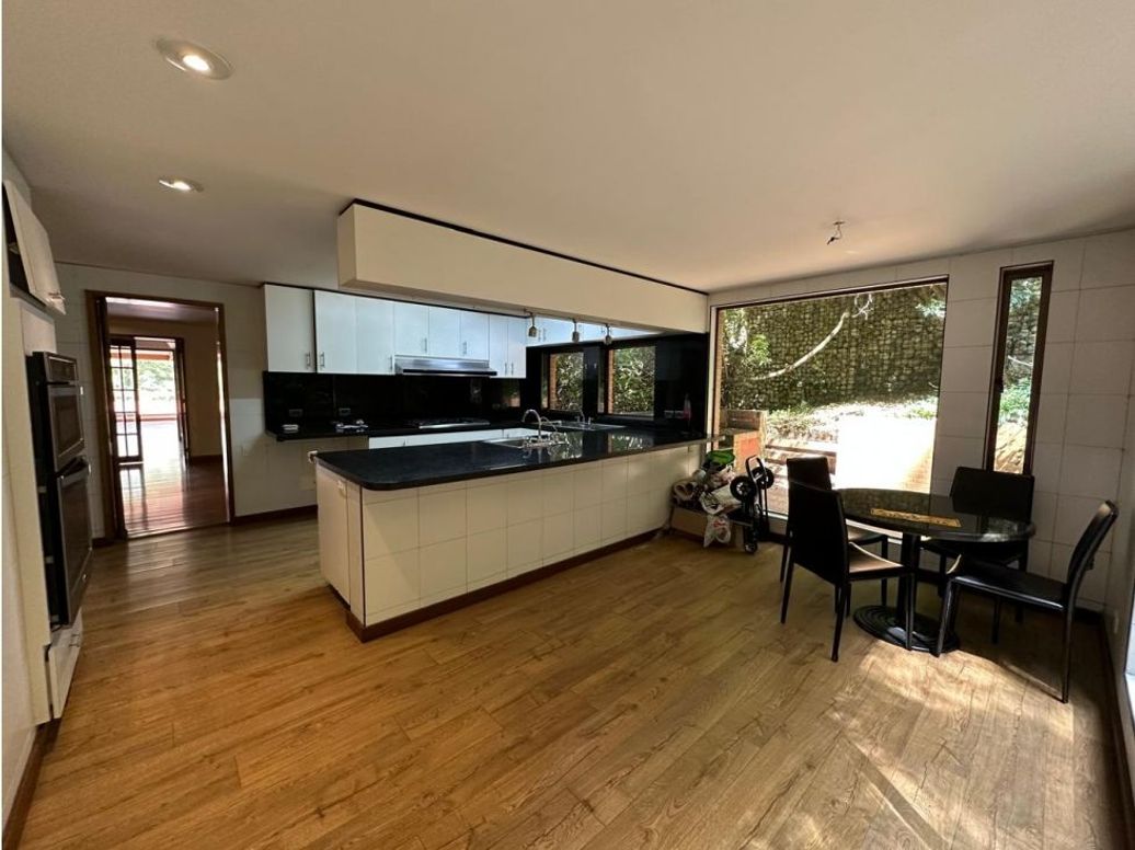 Apartamento de 4 alcobas en venta en Santa Ana Oriental, Bogotá, 309 m² · foto 7 de 20
