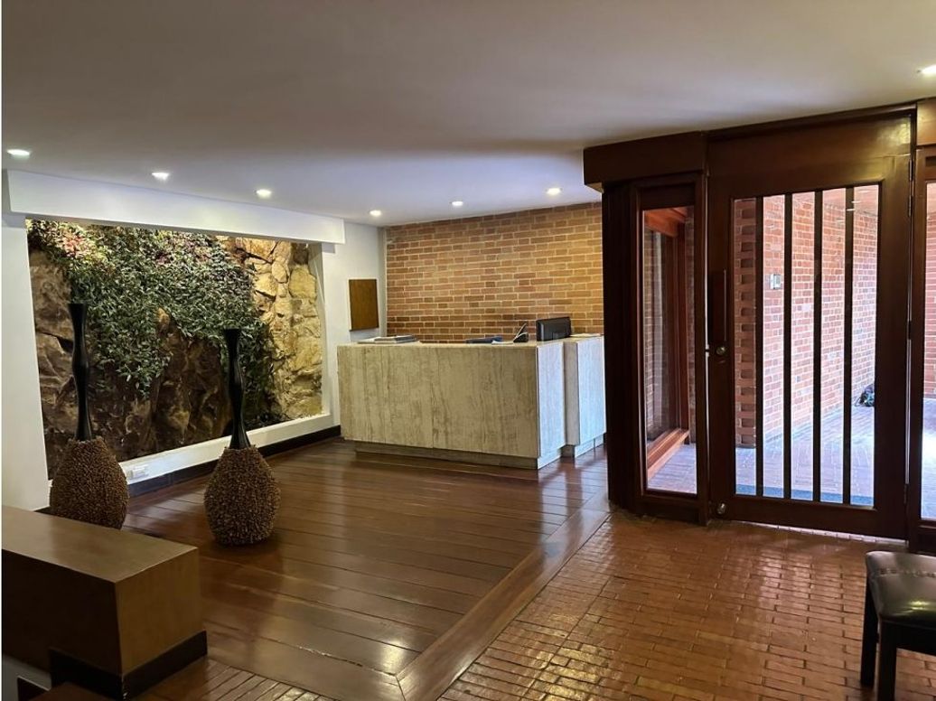Apartamento de 4 alcobas en venta en Santa Ana Oriental, Bogotá, 309 m² · foto 2 de 20