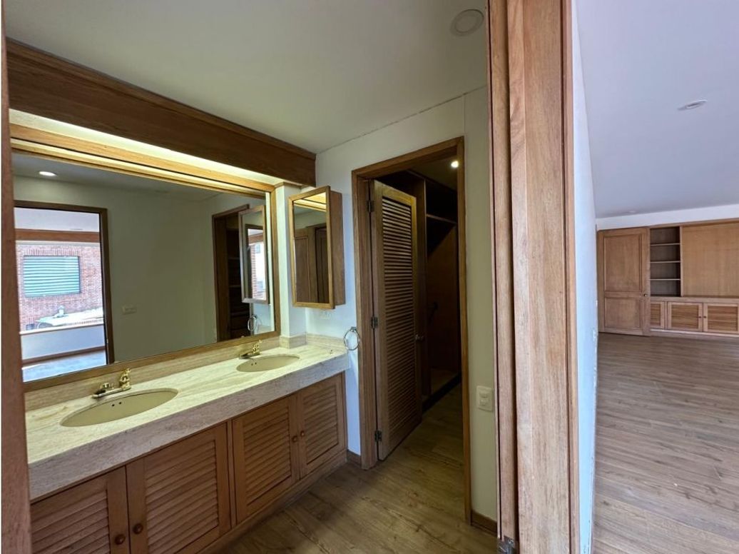 Apartamento de 4 alcobas en venta en Santa Ana Oriental, Bogotá, 309 m² · foto 16 de 20