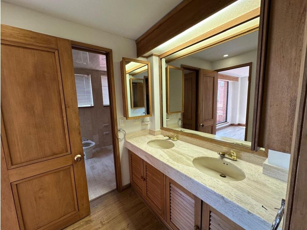 Apartamento de 4 alcobas en venta en Santa Ana Oriental, Bogotá, 309 m² · foto 18 de 20